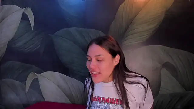 Snapshot of sweett_dirty chatting on 02-26-25, 12:27 sweett dirty online show from 02-26-25, 12:27