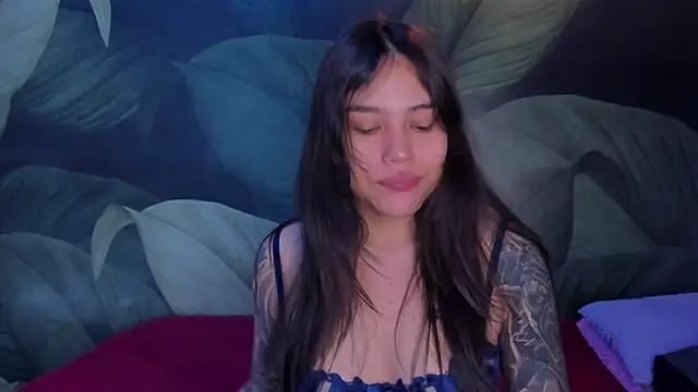 Snapshot of sweett_dirty chatting on 10-20-25, 12:17 sweett dirty online show from 10-20-25, 12:17