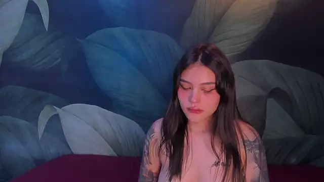 Snapshot of sweett_dirty chatting on 02-17-25, 03:33 sweett dirty online show from 02-17-25, 03:33