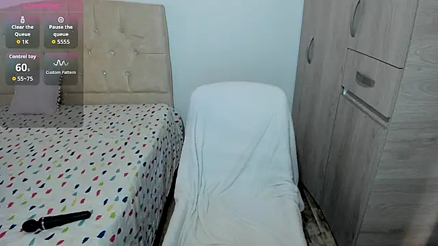 emily1  online show from 02-10-26, 12:15