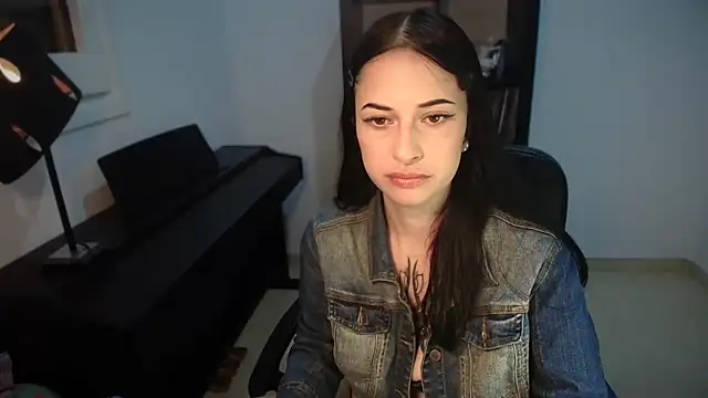 Snapshot of Windy_butterfly chatting on 10-15-25, 06:49 Windy butterfly online show from 10-15-25, 06:49