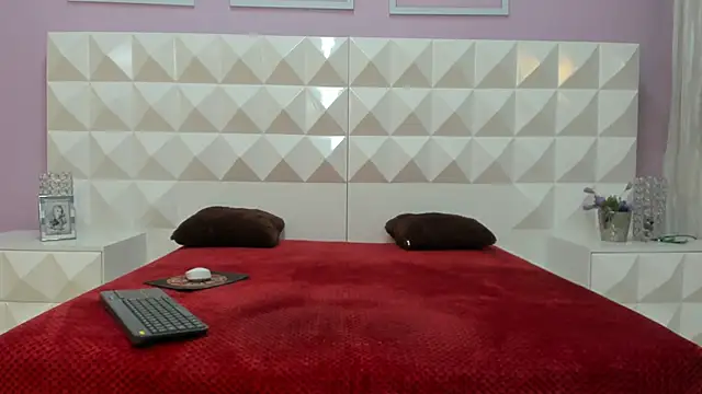 VenusDanielss online show from 06-18-26, 07:41