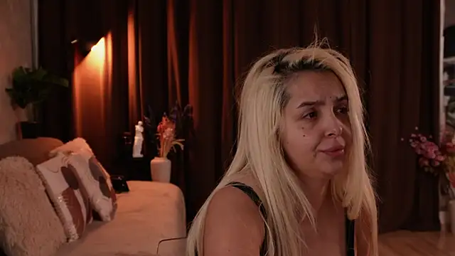 VictoriaMorrone online show from 10-27-25, 07:37