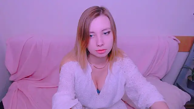Snapshot of AliceFire_ chatting on 06-06-26, 12:54 AliceFire online show from 06-06-26, 12:54