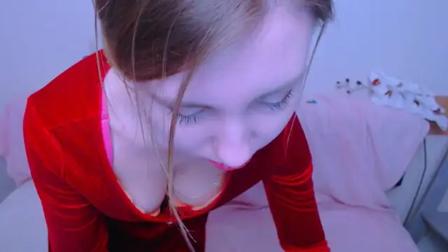 Snapshot of AliceFire_ chatting on 04-21-26, 10:44 AliceFire online show from 04-21-26, 10:44