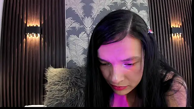 Snapshot of _shantal_smith chatting on 02-15-26, 12:44 shantal smith online show from 02-15-26, 12:44