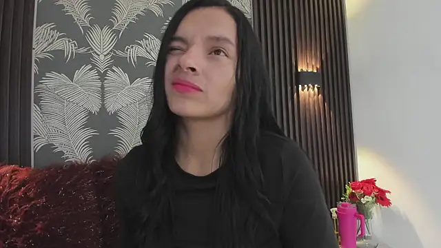 Snapshot of _shantal_smith chatting on 02-01-26, 12:31 shantal smith online show from 02-01-26, 12:31