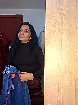 Snapshot of _shantal_smith chatting on 01-17-26, 05:44 shantal smith online show from 01-17-26, 05:44