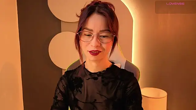Snapshot of rosse_98_ chatting on 05-16-26, 02:27 rosse 98 online show from 05-16-26, 02:27