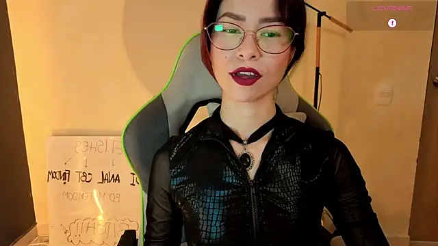 Snapshot of rosse_98_ chatting on 05-07-26, 12:41 rosse 98 online show from 05-07-26, 12:41