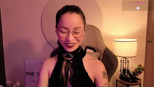 Snapshot of rosse_98_ chatting on 06-14-26, 03:02 rosse 98 online show from 06-14-26, 03:02