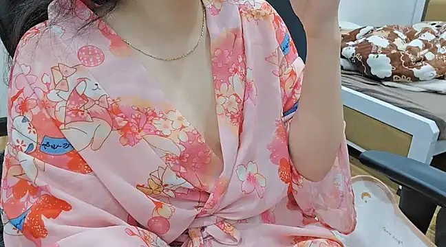 Kemmy babe20 online show from 03-10-25, 07:44