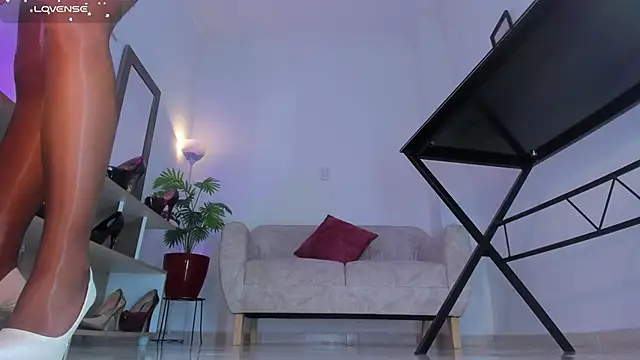 Katherinlevinee1 online show from 10-01-25, 12:20