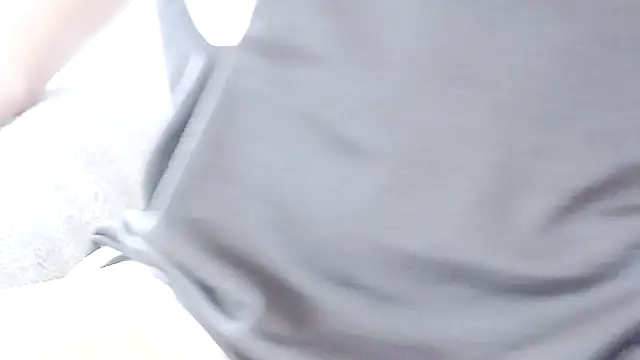 Snapshot of zhenzhen521 chatting on 04-07-26, 03:03 zhenzhen521 online show from 04-07-26, 03:03