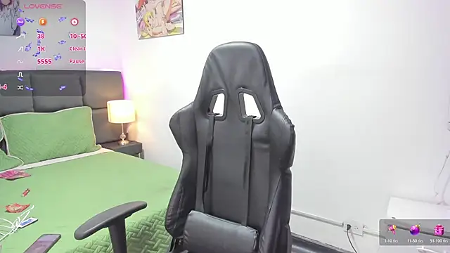 Snapshot of Megan_Miles02 chatting on 11-21-25, 08:41 Megan Miles02 online show from 11-21-25, 08:41