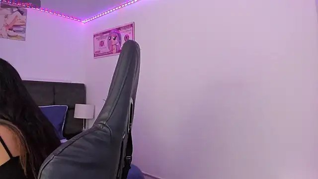 Snapshot of Megan_Miles02 chatting on 11-26-25, 08:53 Megan Miles02 online show from 11-26-25, 08:53