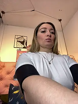 Snapshot of antonella87 chatting on 06-11-26, 08:50 antonella87 online show from 06-11-26, 08:50