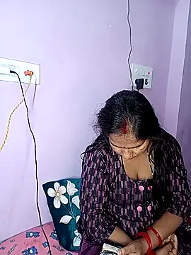 reemacouple007 online show from 02-12-26, 07:24