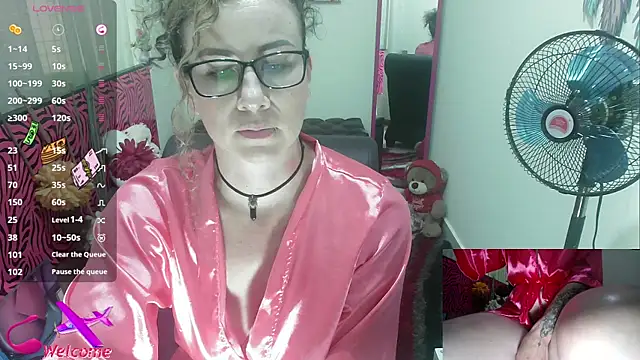 ViickySexy online show from 09-23-25, 07:21