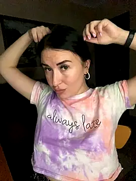 Roxana Bell online show from 10-23-25, 05:00