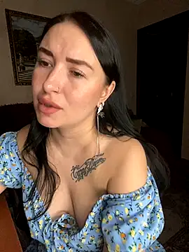 Roxana Bell online show from 11-15-25, 07:07