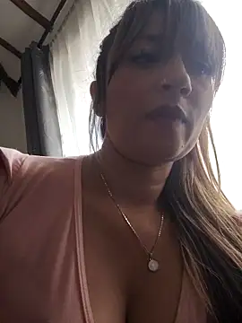 tata laima   online show from 12-22-25, 02:39