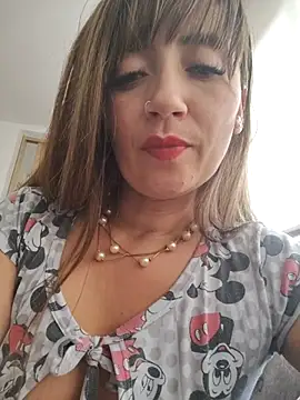 Snapshot of tata_laima__ chatting on 10-18-25, 04:09 tata laima online show from 10-18-25, 04:09