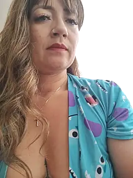 Snapshot of tata_laima__ chatting on 10-11-25, 01:45 tata laima online show from 10-11-25, 01:45