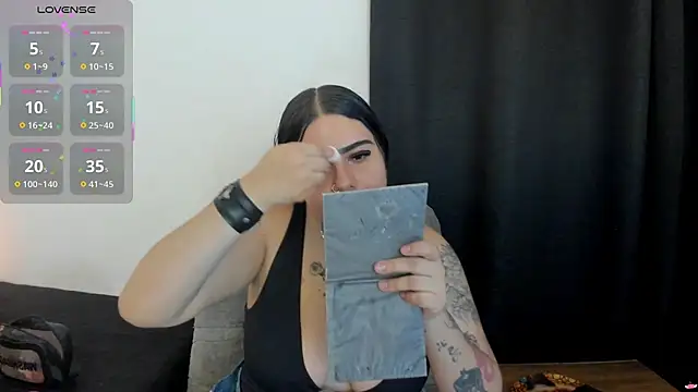 liily moore online show from 06-14-26, 01:24
