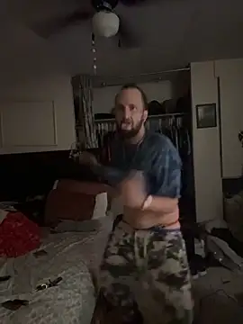 Snapshot of BobbyQ29 chatting on 02-13-26, 10:37 BobbyQ29 online show from 02-13-26, 10:37