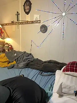 BobbyQ29 online show from 12-15-25, 08:42