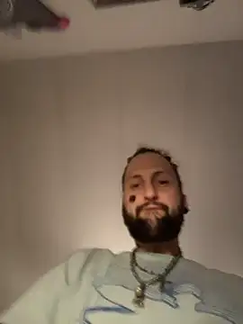 Snapshot of BobbyQ29 chatting on 02-16-26, 03:49 BobbyQ29 online show from 02-16-26, 03:49