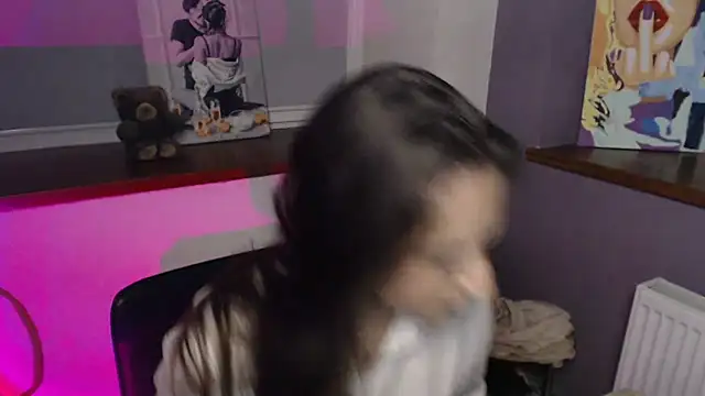 Caramel bunny online show from 04-28-26, 01:04