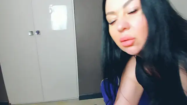 LayaFlow online show from 02-17-26, 12:13