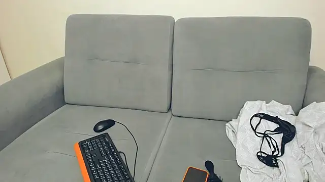 LayaFlow online show from 01-13-26, 09:24