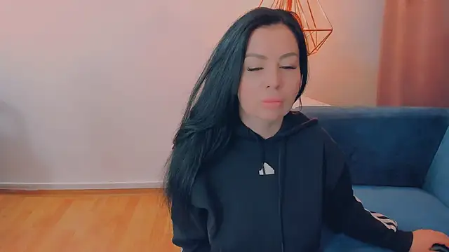 LayaFlow online show from 03-28-26, 07:53