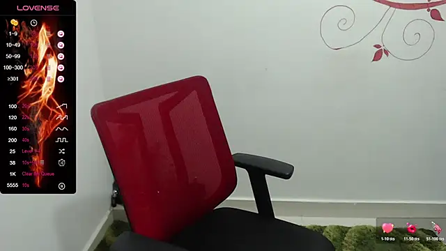 Snapshot of Roxanne_Ssummers chatting on 11-15-25, 12:03 Roxanne Ssummers online show from 11-15-25, 12:03