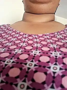 Snapshot of Ravina_patil1 chatting on 05-07-26, 05:33 Ravina patil1 online show from 05-07-26, 05:33