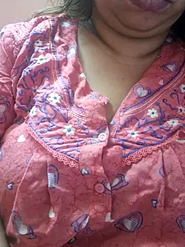 Snapshot of Ravina_patil1 chatting on 03-04-25, 07:01 Ravina patil1 online show from 03-04-25, 07:01