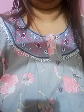 Snapshot of Ravina_patil1 chatting on 07-25-26, 05:37 Ravina patil1 online show from 07-25-26, 05:37