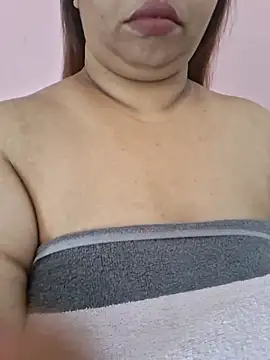 Snapshot of Ravina_patil1 chatting on 04-23-26, 04:52 Ravina patil1 online show from 04-23-26, 04:52