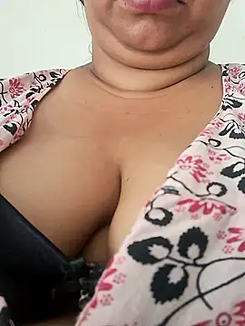 Snapshot of Ravina_patil1 chatting on 05-31-26, 05:24 Ravina patil1 online show from 05-31-26, 05:24