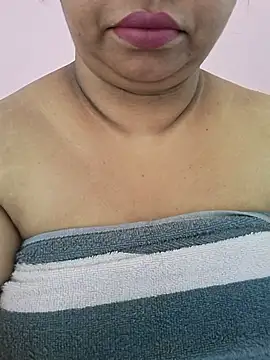 Snapshot of Ravina_patil1 chatting on 05-13-26, 04:19 Ravina patil1 online show from 05-13-26, 04:19