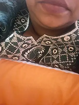 Snapshot of Ravina_patil1 chatting on 10-08-25, 05:24 Ravina patil1 online show from 10-08-25, 05:24