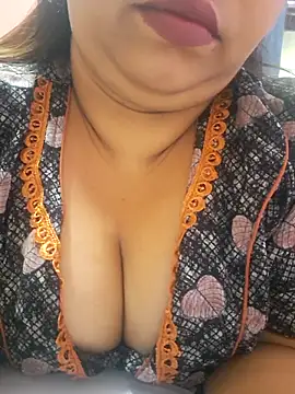 Snapshot of Ravina_patil1 chatting on 10-12-25, 10:16 Ravina patil1 online show from 10-12-25, 10:16