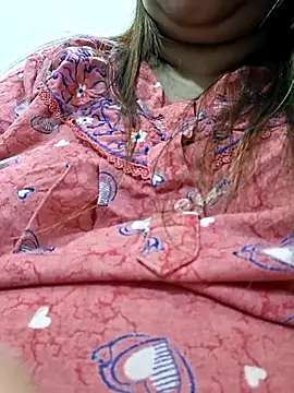 Snapshot of Ravina_patil1 chatting on 11-15-25, 07:07 Ravina patil1 online show from 11-15-25, 07:07