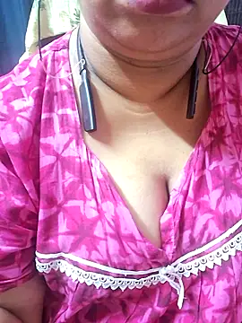 Snapshot of Ravina_patil1 chatting on 09-18-25, 09:51 Ravina patil1 online show from 09-18-25, 09:51