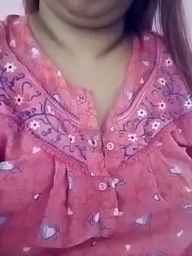 Snapshot of Ravina_patil1 chatting on 04-24-26, 05:31 Ravina patil1 online show from 04-24-26, 05:31