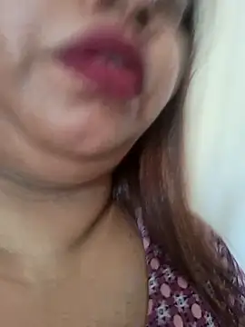 Snapshot of Ravina_patil1 chatting on 05-10-26, 05:44 Ravina patil1 online show from 05-10-26, 05:44