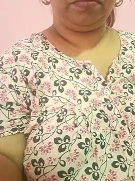 Snapshot of Ravina_patil1 chatting on 06-18-26, 09:08 Ravina patil1 online show from 06-18-26, 09:08